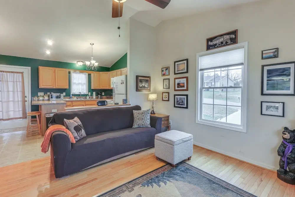 Charming Shenandoah Retreat w/ Deck & Grill!