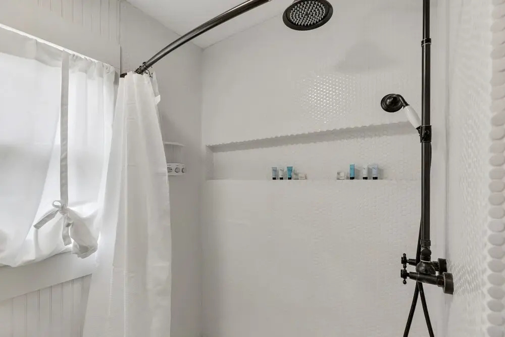 New! Charming Haus Near to Main St!