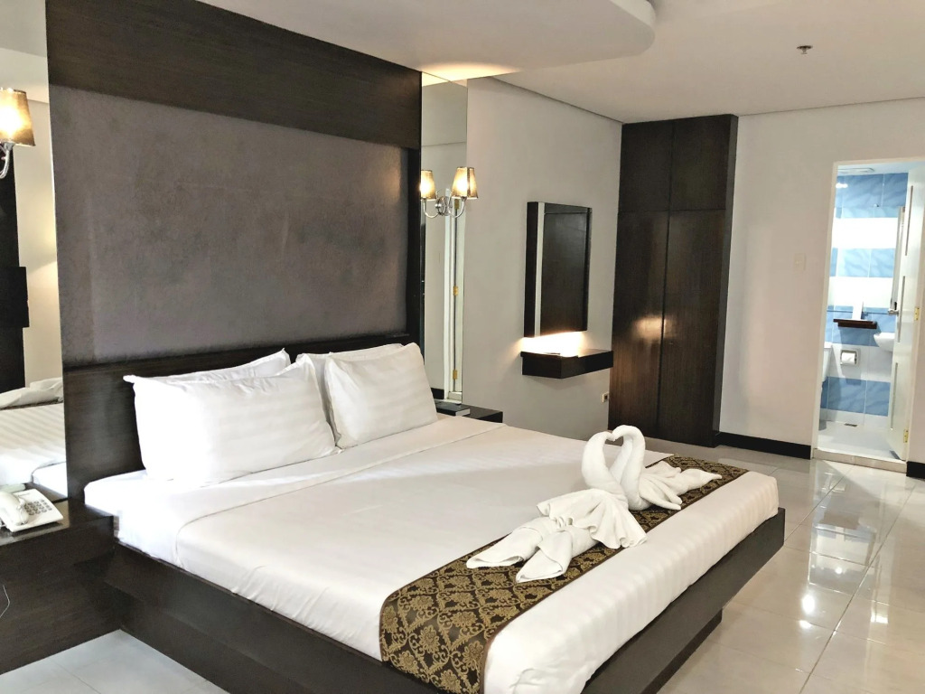 Ninong's Hotel