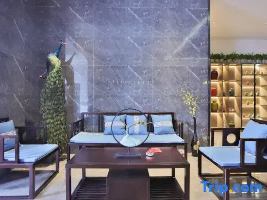 Four Seasons Hot Spring Hotel (Da'an Nenjiangwan Wetland Park High-speed Railway Station)