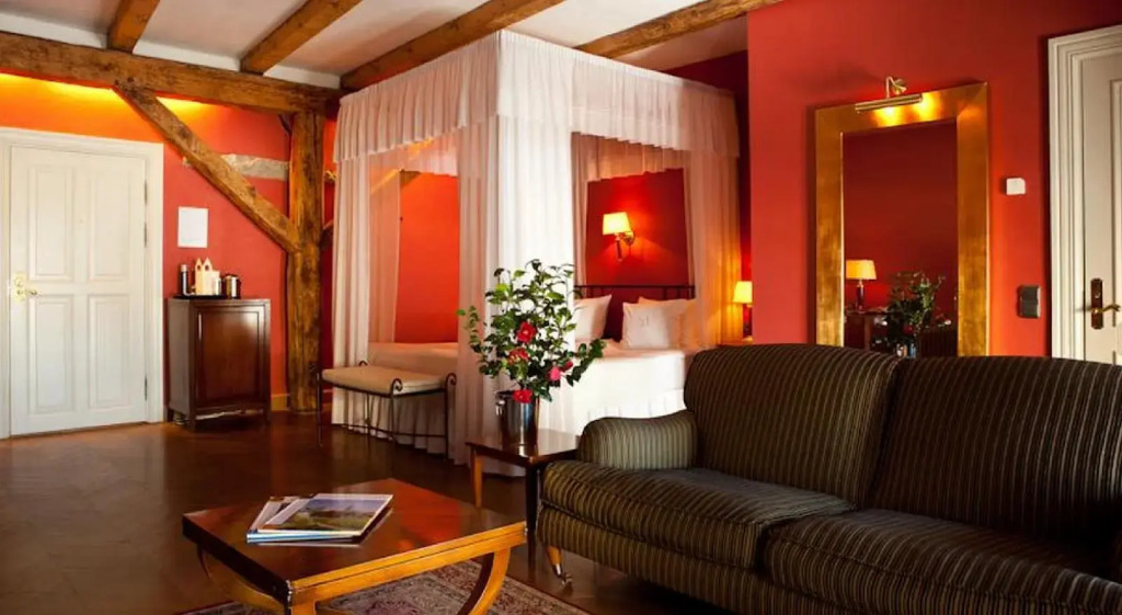 The Three Sisters Hotel