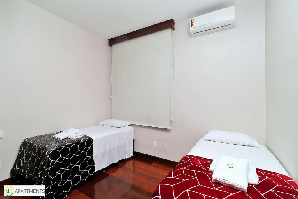 Enorme Sala e 3 quartos suite com vista frontal para o mar no posto 6 em Copacabana para ate 10 pessoas