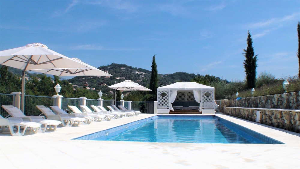 B&B with charm, quiet, kitchen, sw pool