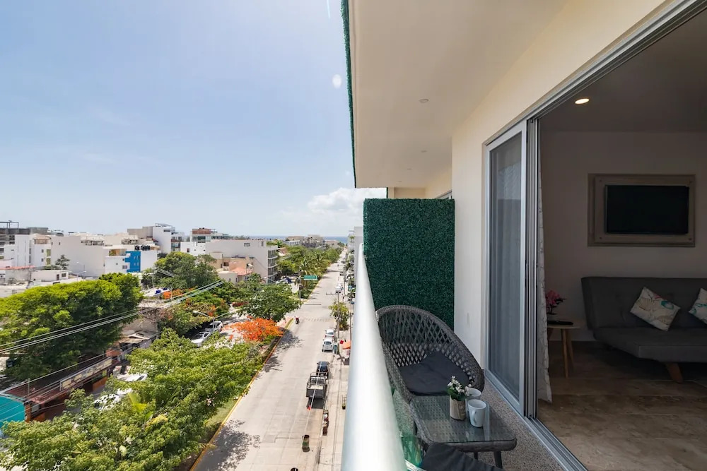 Kuyaan Coral Suites by Alex