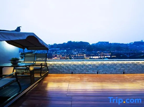 Mi Spruce Boutique Homestay (Phoenix Ancient City Snow Bridge Branch)