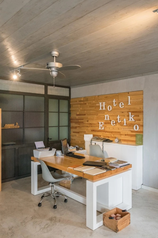 Enetiko Resort