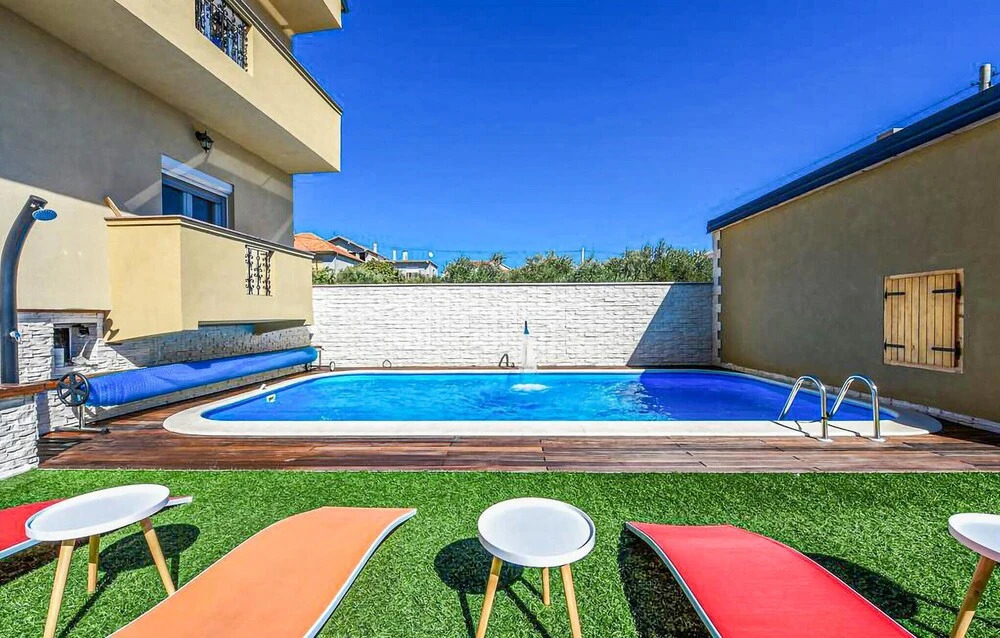 Amazing Home in Zadar with Hot Tub, Sauna & WiFi
