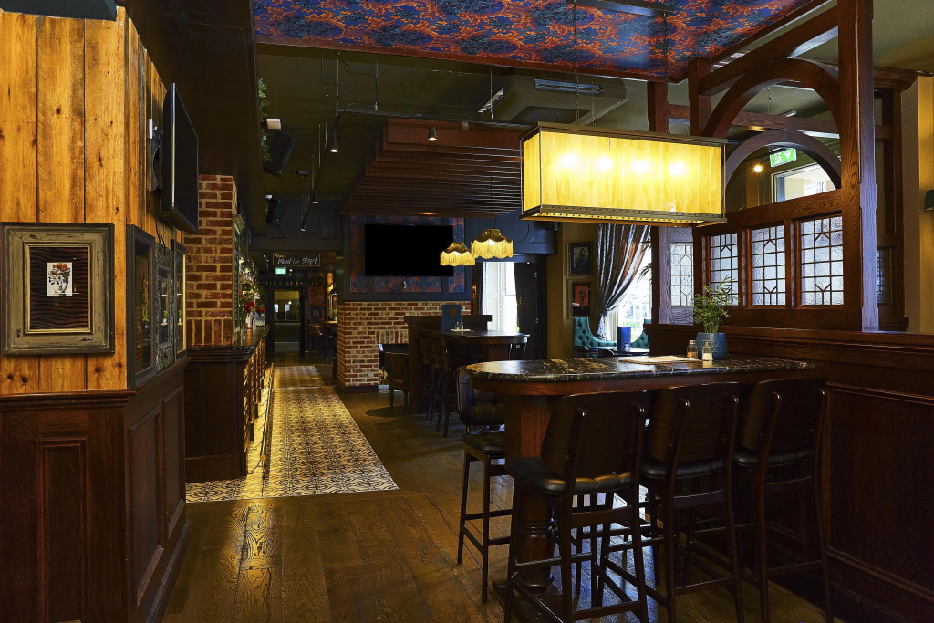 Caledonian Hotel
