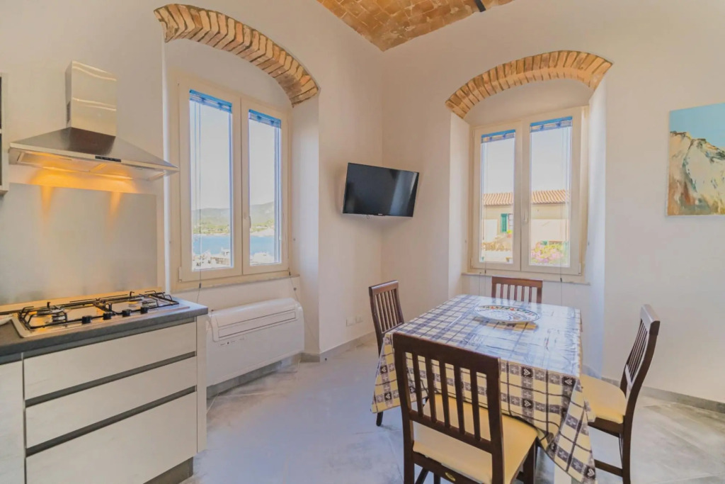 Two-room Brezza Marina on the seafront of Marina di Campo-BILO BREZZA MARINA