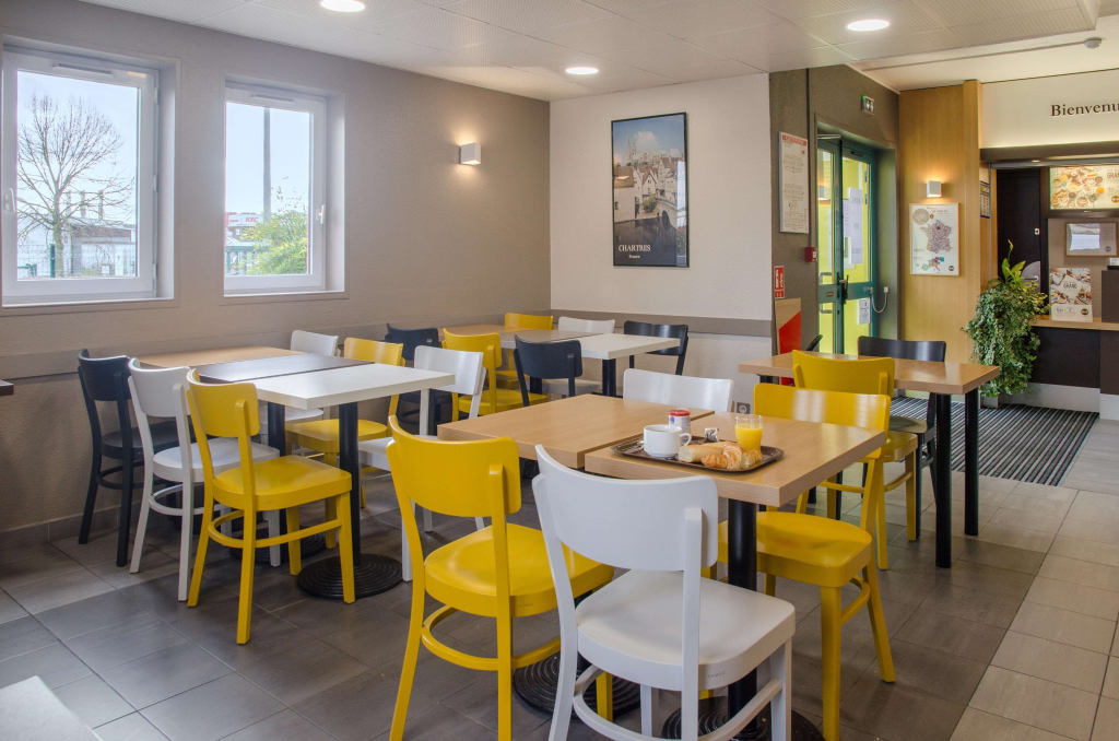 B&B HOTEL CHARTRES Le Coudray