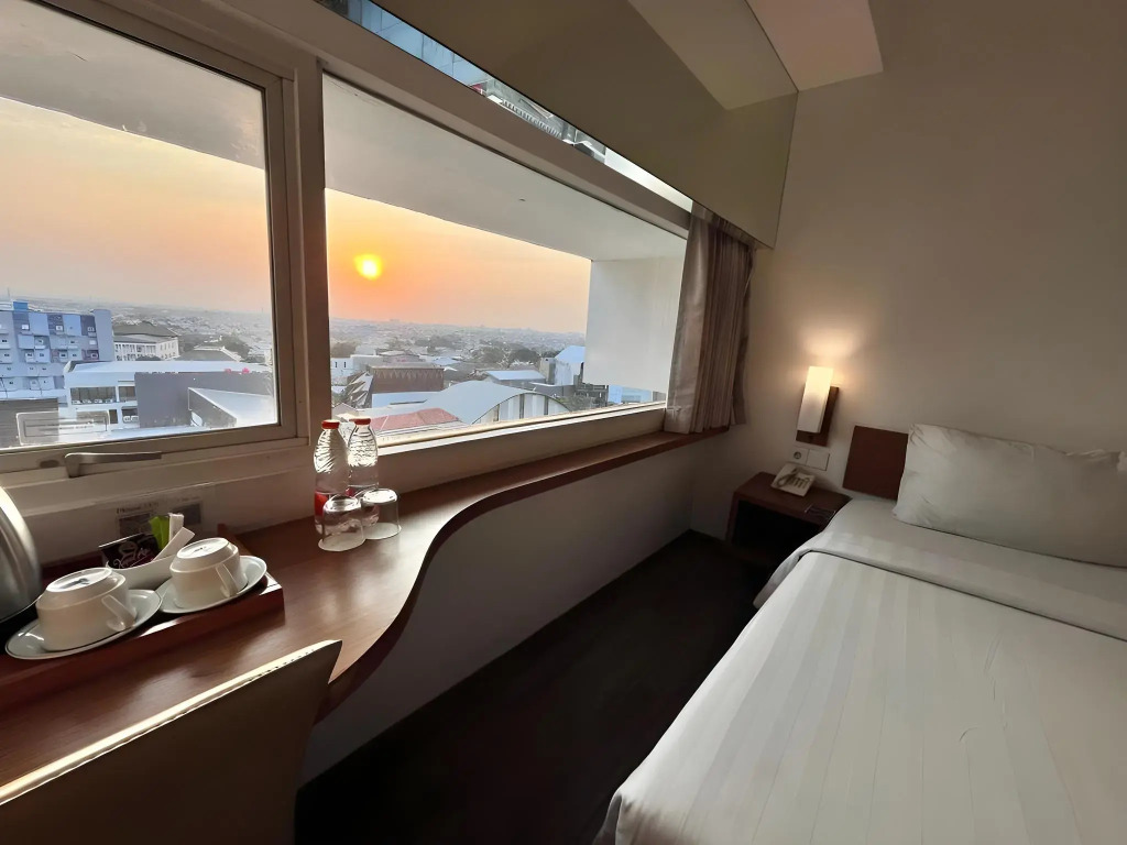 Whiz Hotel Pemuda Semarang