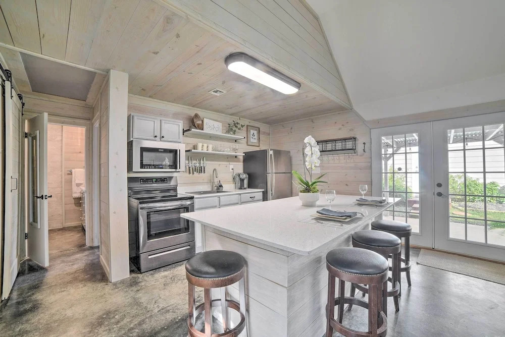 Outdoor Oasis & Grills: Ultimate Rockport Home!