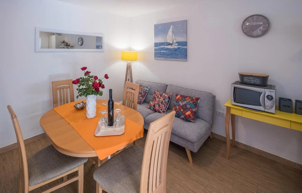 Stunning Home in Sosici With Wifi and 2 Bedrooms