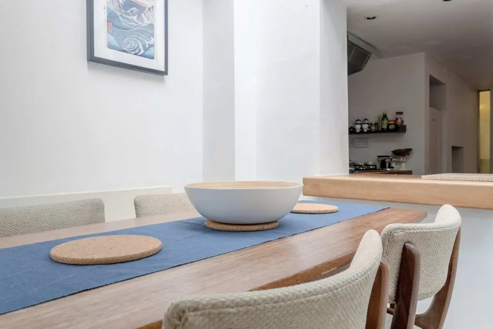 Fantastic and Bright 1 Bedroom Garden Flat