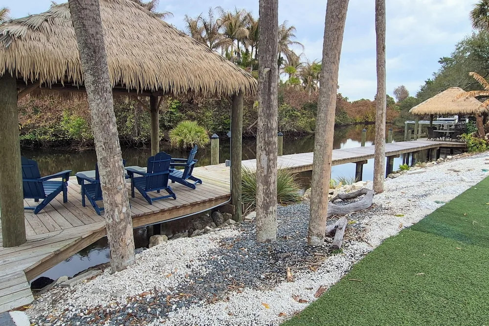 Riverfront Oasis: Fish, Grill & Chill in Stuart!