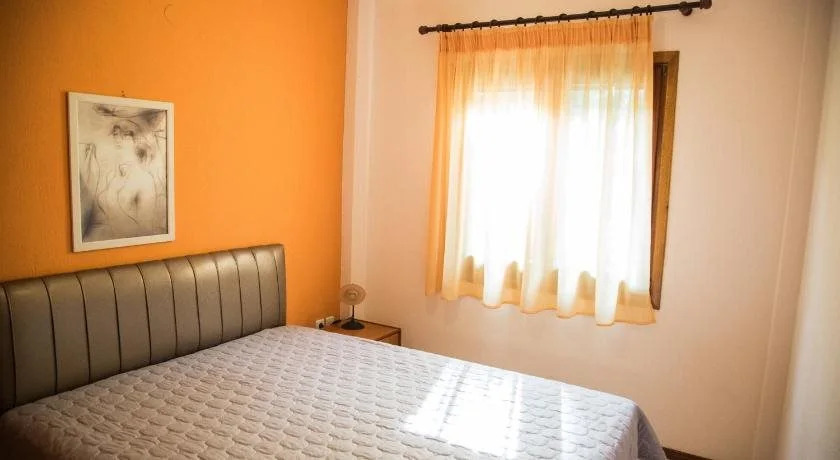 Elena Apartments & Studios