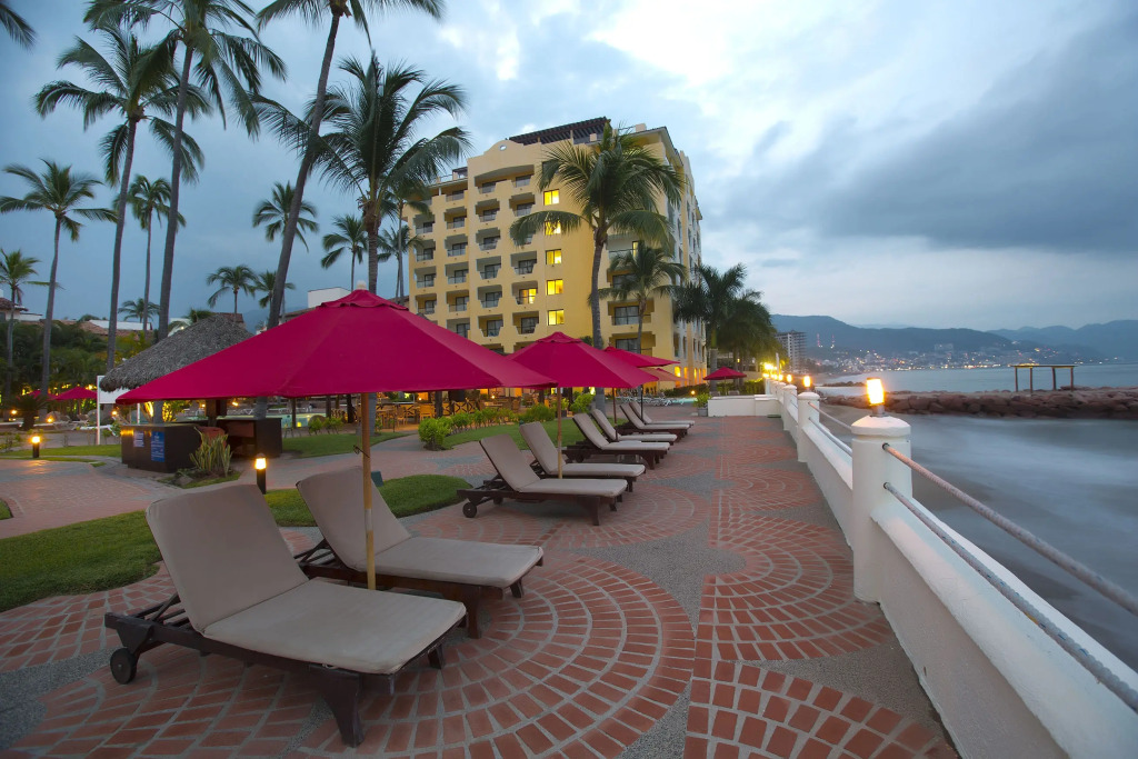 Plaza Pelicanos Grand Beach Resort All Inclusive