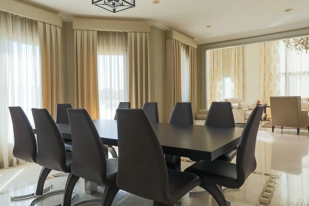 Frond D, Beachfront Villa, Palm Jumeirah - Mint Stay Homes