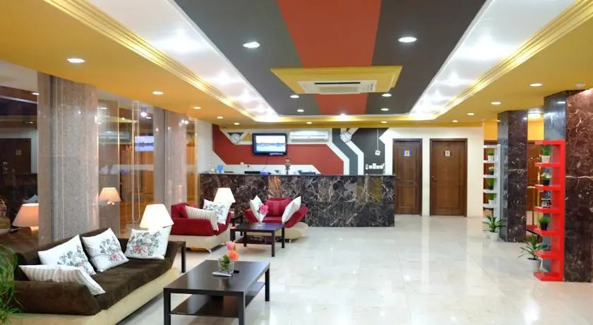Plaza Home