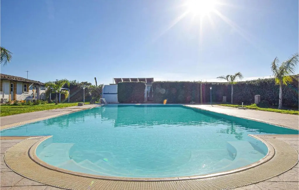 Cozy Home In Arenella With Swimming Pool