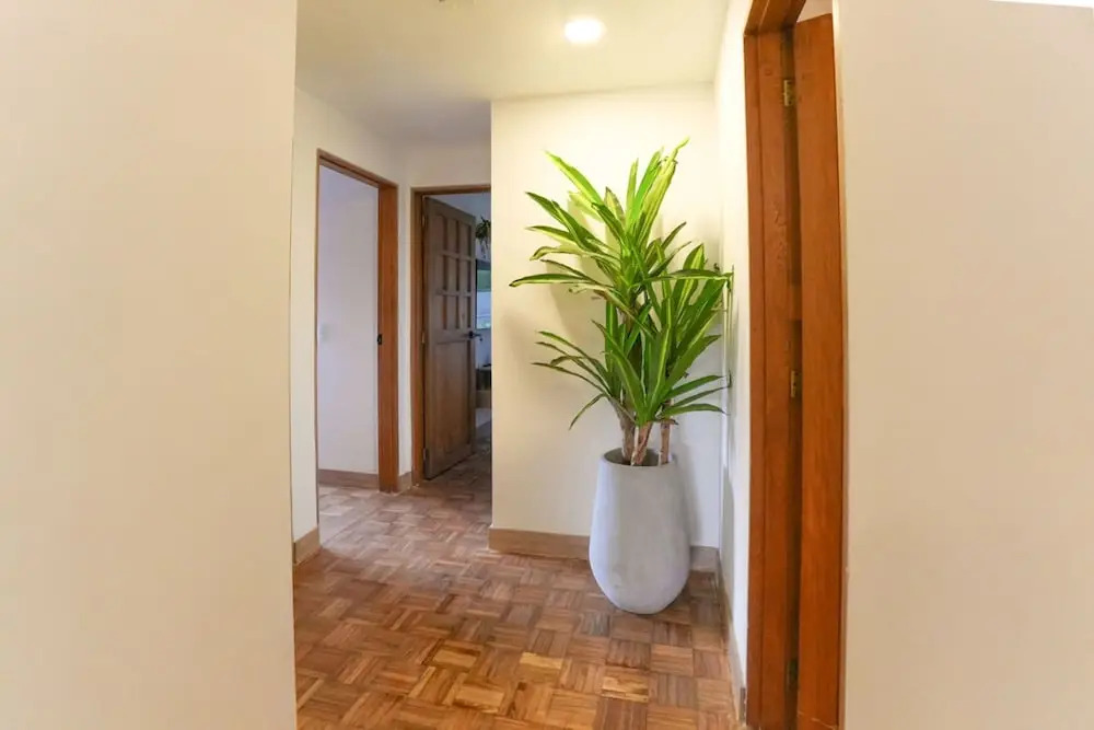 401 - Luxury 4BR Retreat With Private Bathtub and AC