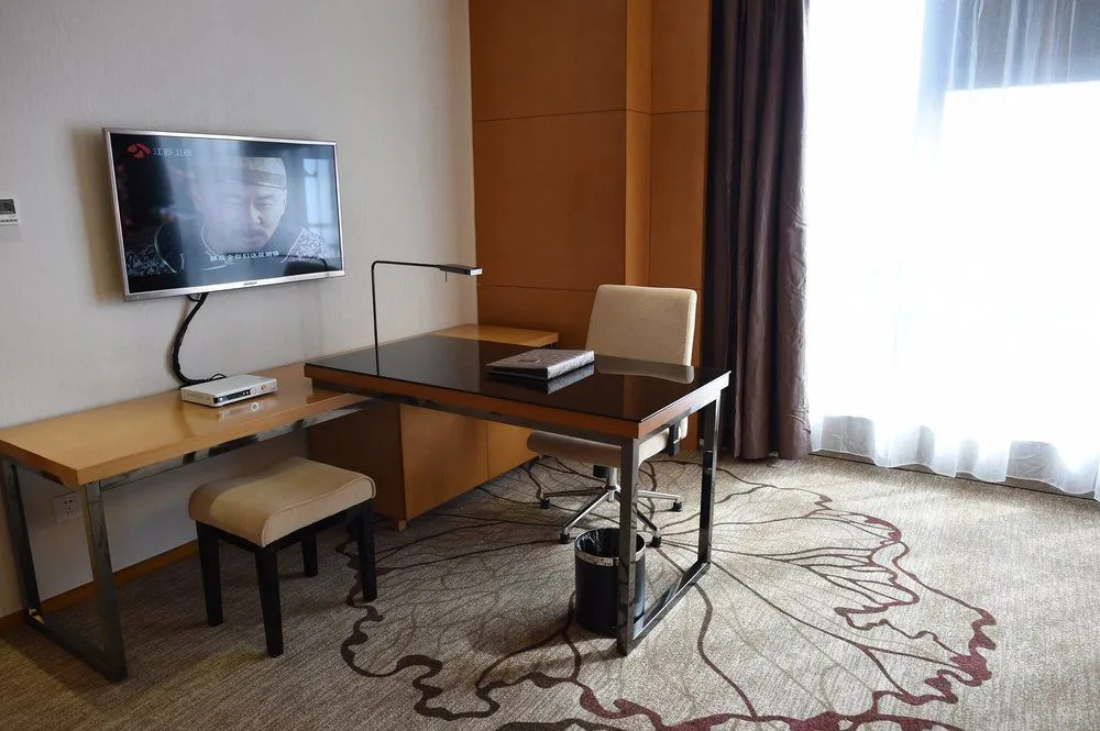 Treasure Island Hotel HUMEN