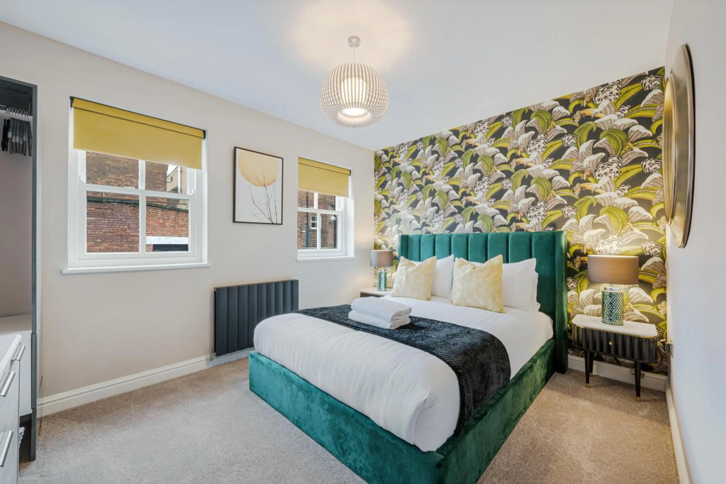 Charming 3-Bedroom Coach House with Free Attached Garage