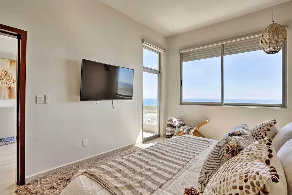 Luxe Cabo Condo w/ Ocean Views + Amenities!