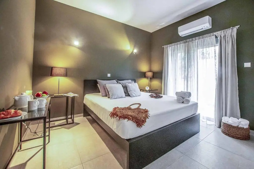 Protaras Art House Seviews