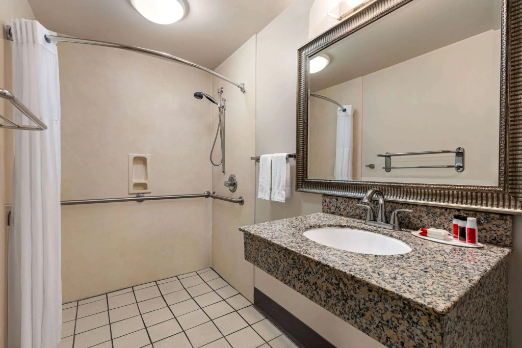 Days Inn - Rivergate