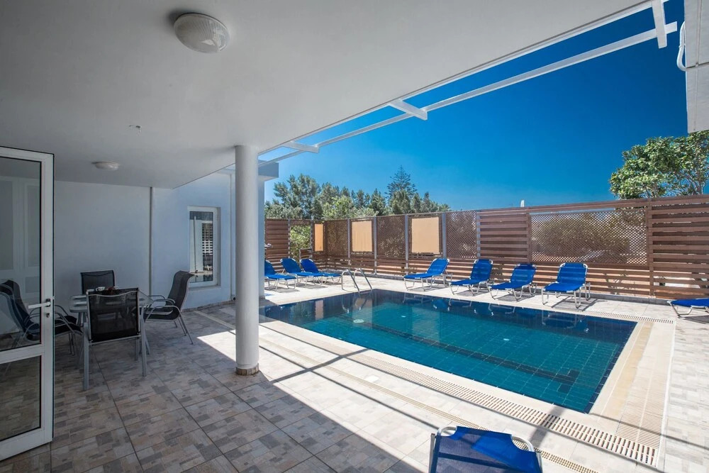 Celebrity Villa Jamie Laing