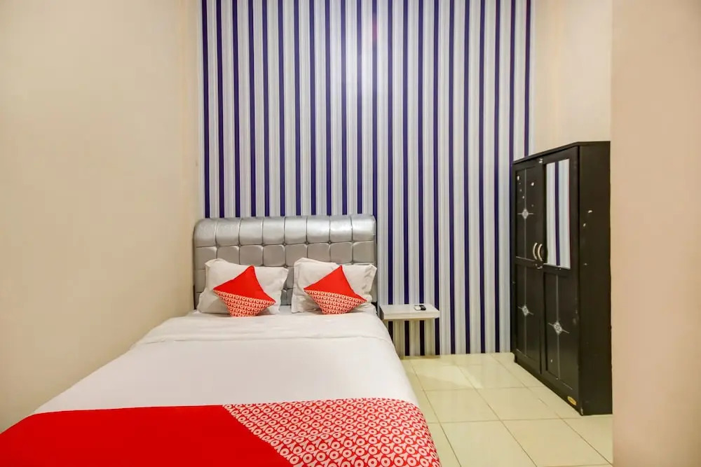 RedDoorz at Sonya Homestay Tebing Tinggi