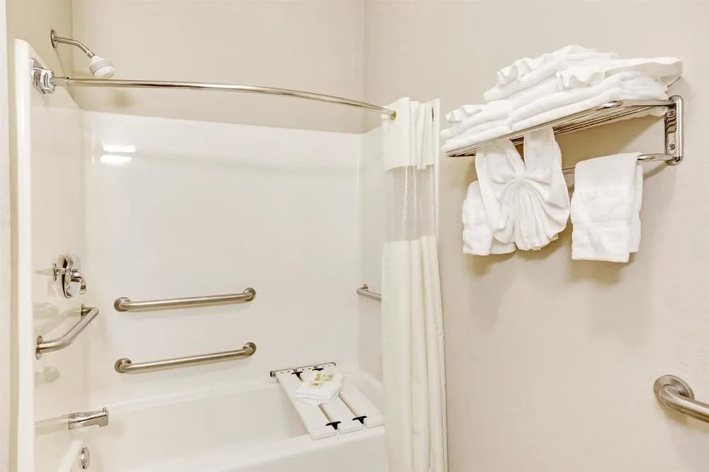 Days Inn Suites Airport Southwest