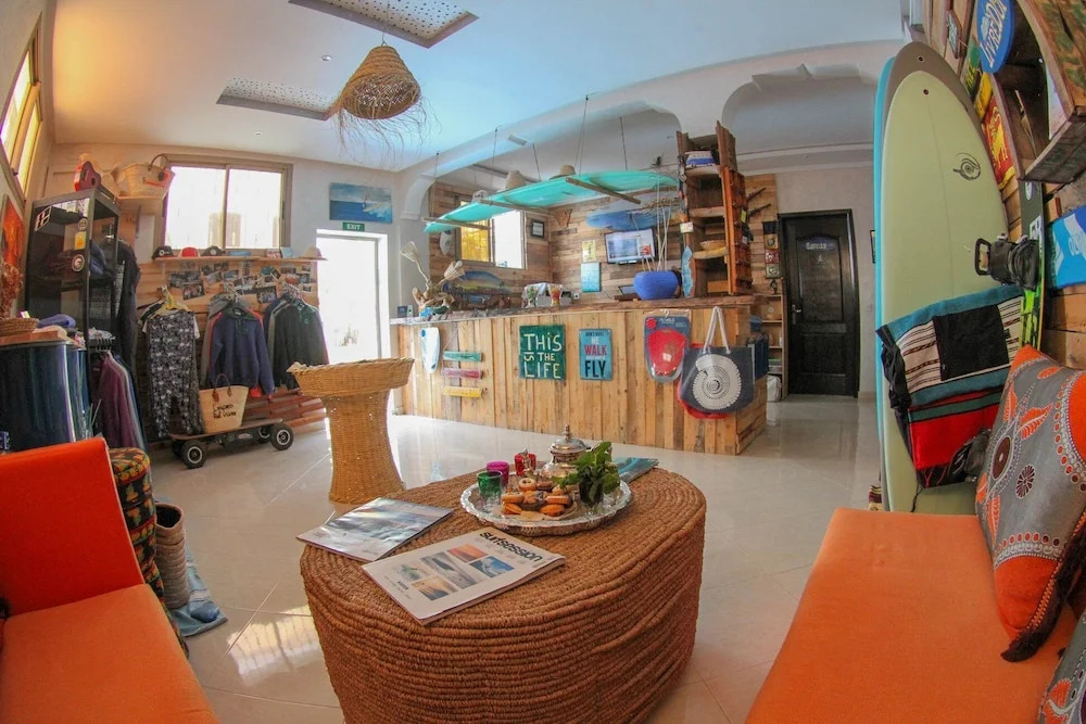 Free Surf Camp