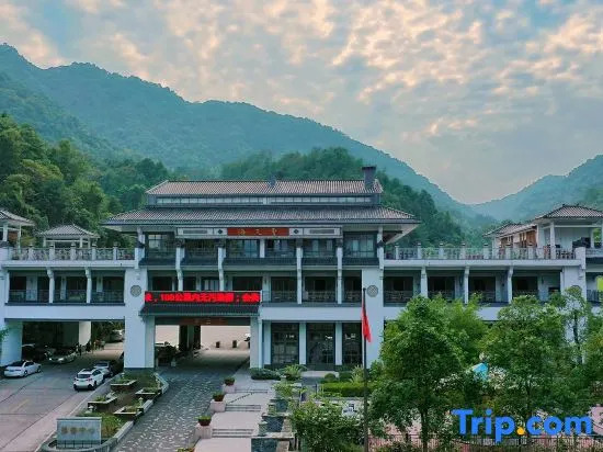 Xinfeng Utop Spring Primeval Forest Resorts