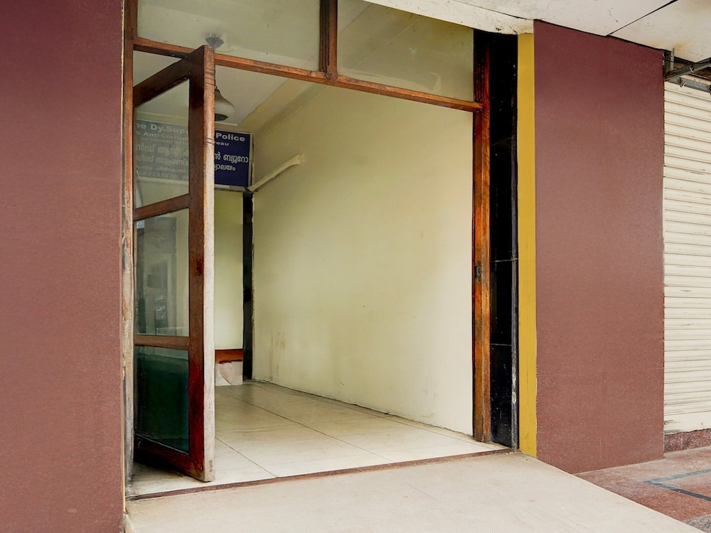 Super Hotel O Pathanamthitta