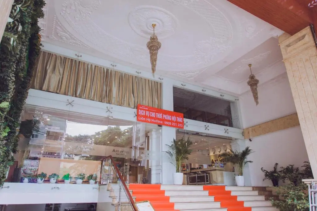 DAHLIALAND SAIGON HOTEL & SWIMMING PooL
