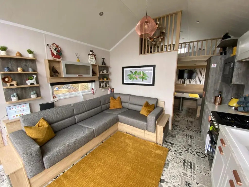 Arranview Lochside Pods & Lodges all with private Hot-tubs