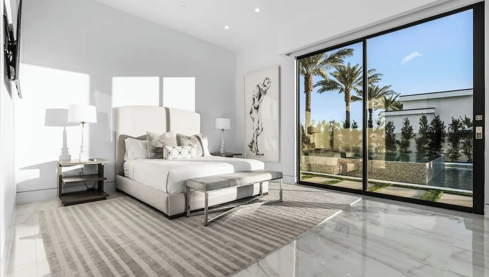 2 Luxury Villas Pickleball Court, Pool, Putting Green Bravo by Avantstay