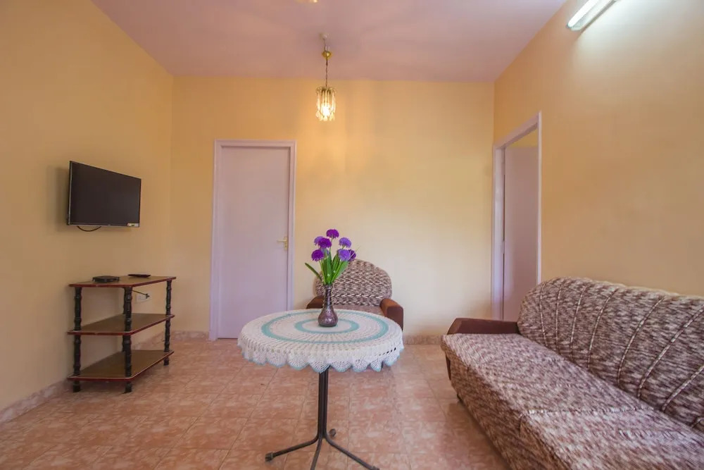 OYO 19652 Home Graceful 1BHK Near Varca Beach