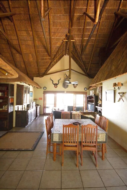 Mabalingwe Uzuri Game Lodge