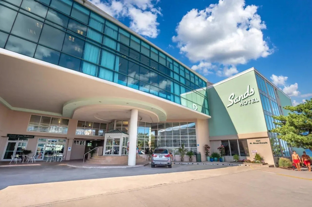 Atlantic Sands Hotel & Conference Center