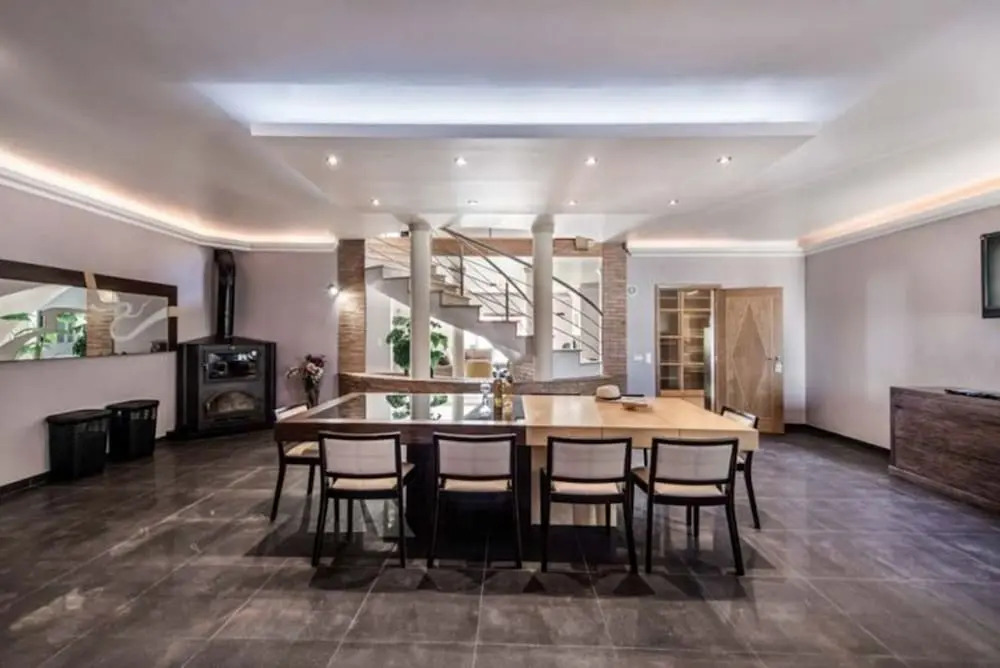 Stunnig 5 Bedroom Private Pool Villa With Cinema Room