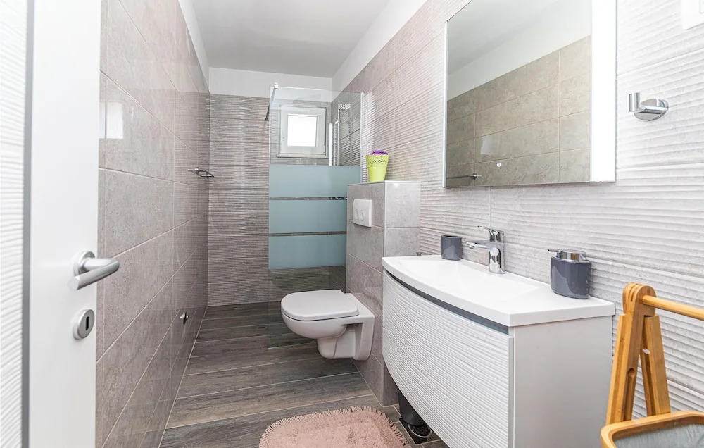 Nice Apartment in Seget Donji With Wifi and 1 Bedrooms