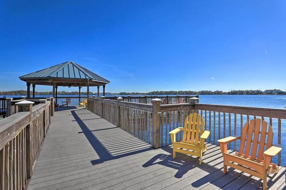 1 Mi to Disney: Lakefront Condo w/ Pool Access!