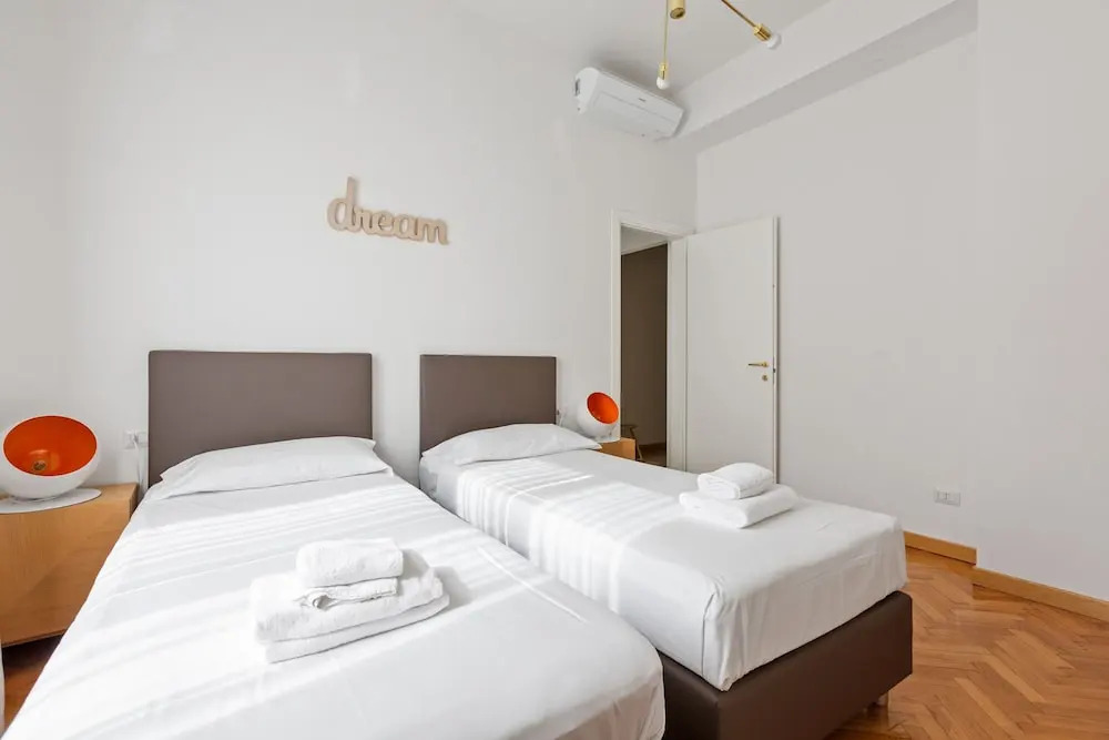 Roomy Apartment Duomo & San Babila