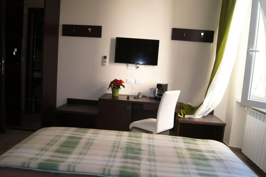 Mia Suites