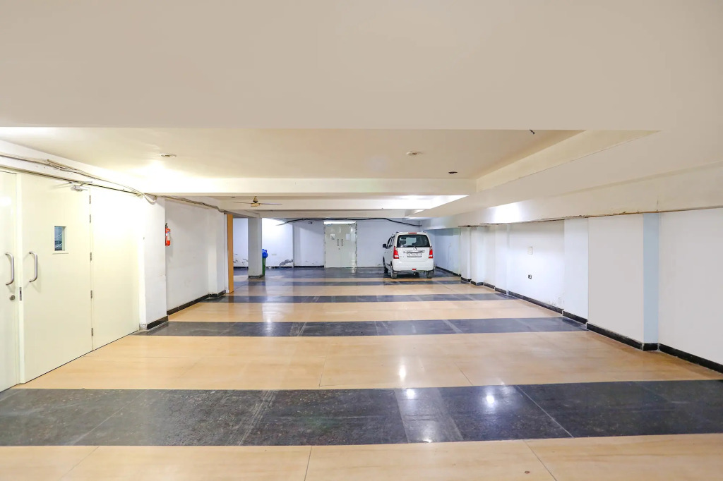 Hotel Silver Saffron Peeragarhi