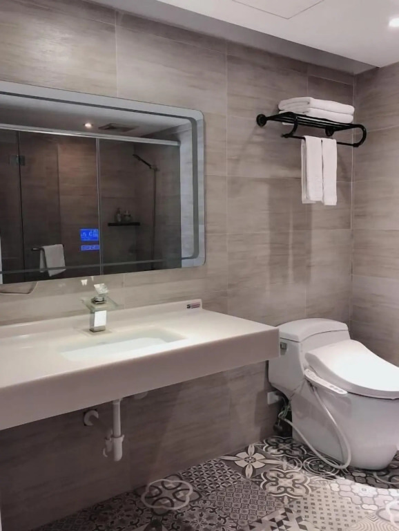 Champs Elysees Hotel