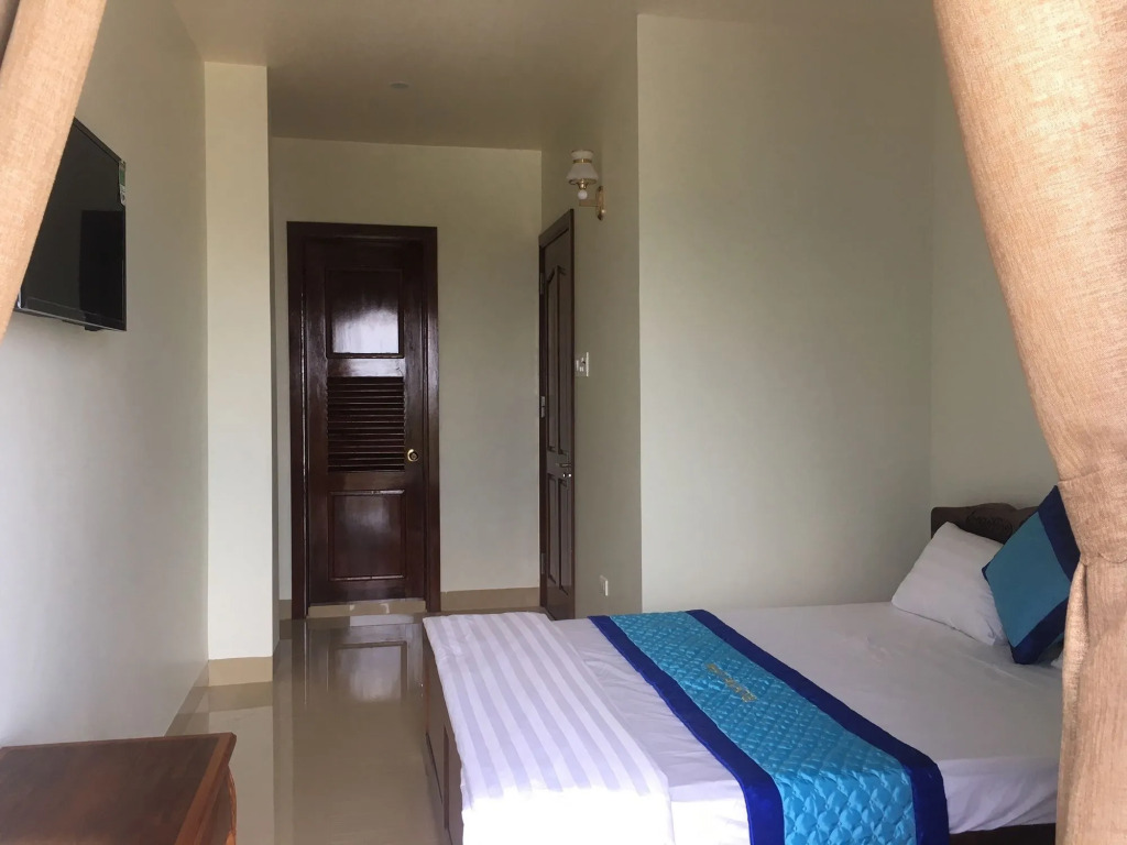 NHAT TAN HOTEL